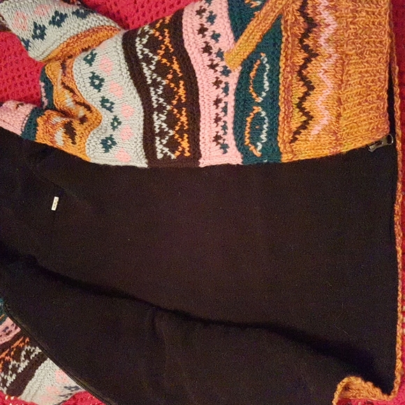 Hand knitted Cardigan/Sweater - Picture 6 of 6